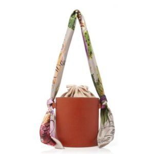 Montunas Isla Bag with Scarf Handle